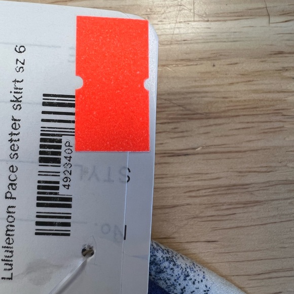 Lululemon Pace Setter  Women's Skirt sz 6 - Picture 8 of 8